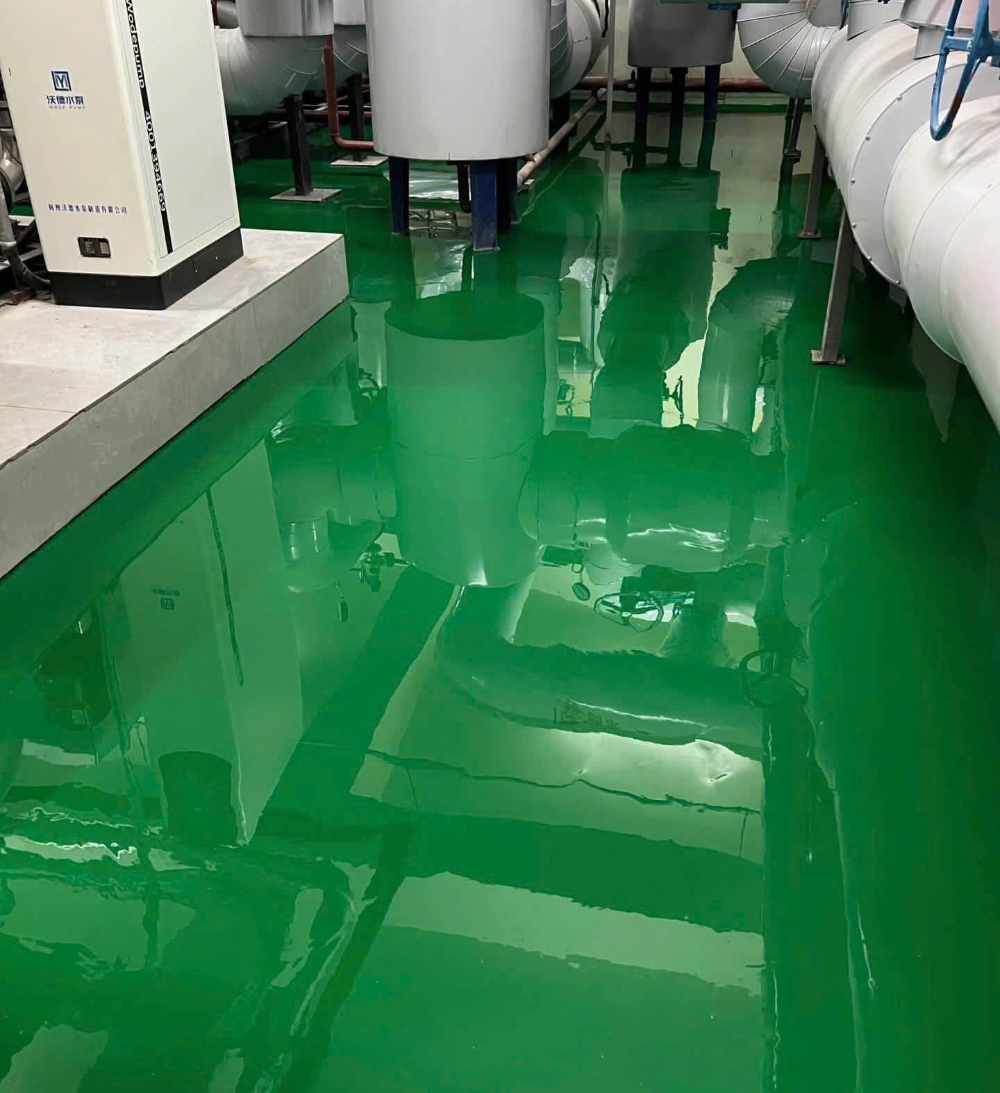 Dịch vụ thi công sàn epoxy trọn gói – Báo giá thi công sơn epoxy mới nhất
